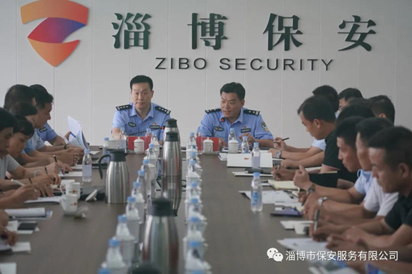 治安支隊(duì)三大隊(duì)大隊(duì)長(zhǎng)李春江講話(huà).jpg 治安支隊(duì)三大隊(duì)大隊(duì)長(zhǎng)李春江講話(huà).jpg